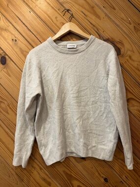 Unrecorded 100% merino wool grey sweater pull in excellent lambswool size small